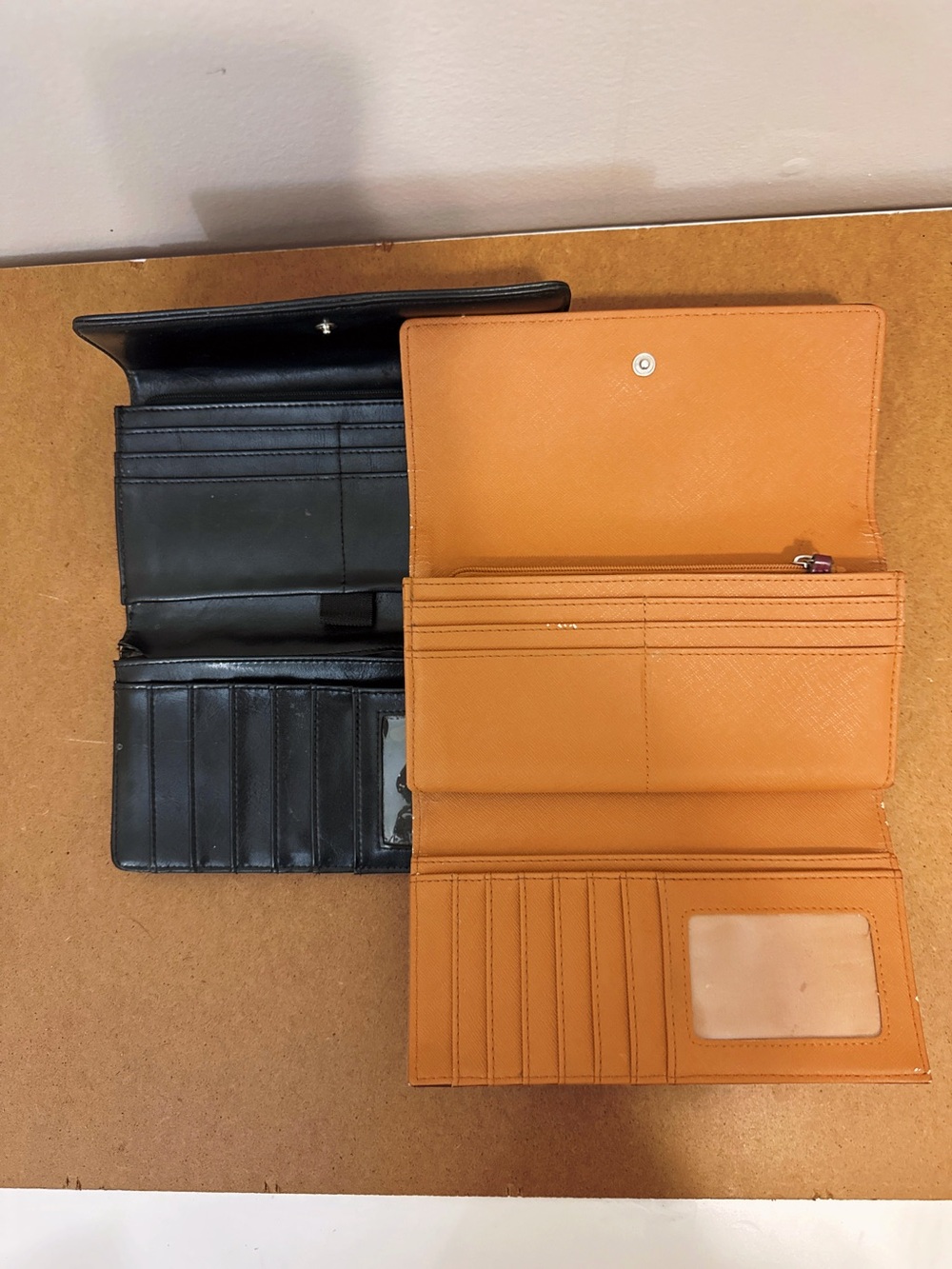Fossil Burgundy and Black Leather Women's Wallet Set - Picture 3 of 3